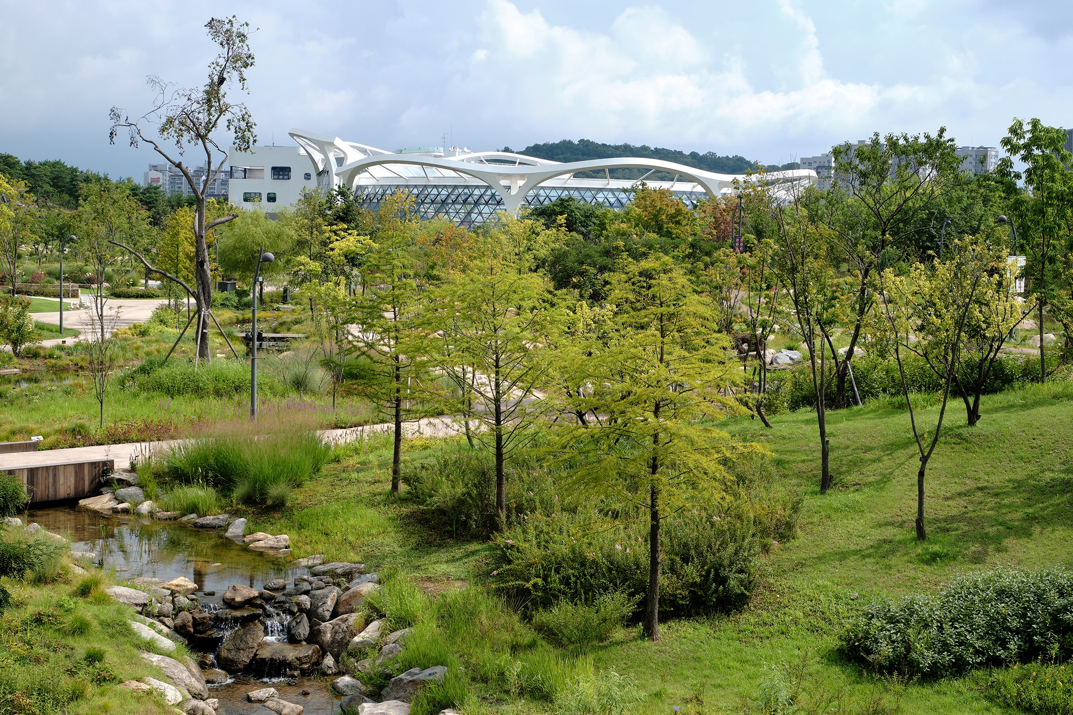 General view of the greenhouse from the Garden